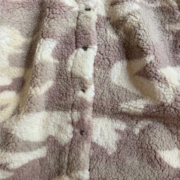Hem & Thread Cream and Purple Sherpa Jacket Women’s size medium - Picture 2 of 6